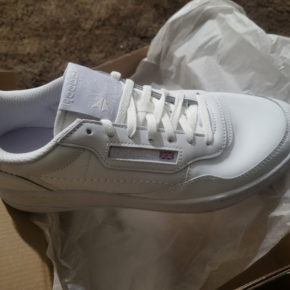 REEBOK - Picture 2 of 3